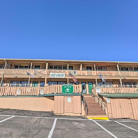 Red River Ski Condo On Main St - Mtn View! Exterior photo