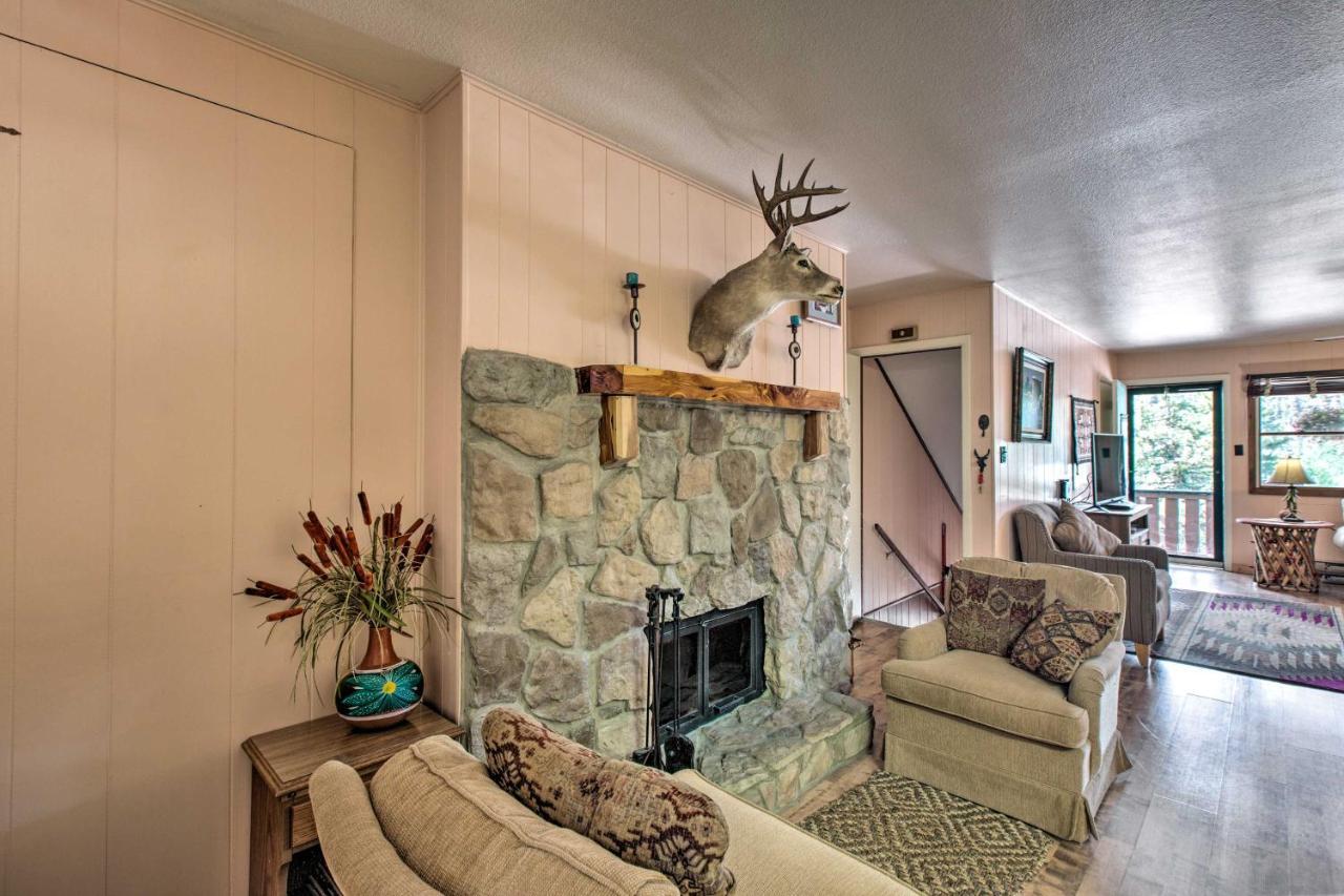 Red River Ski Condo On Main St - Mtn View! Exterior photo