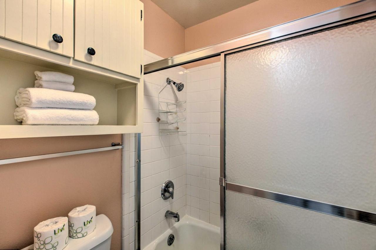Red River Ski Condo On Main St - Mtn View! Exterior photo